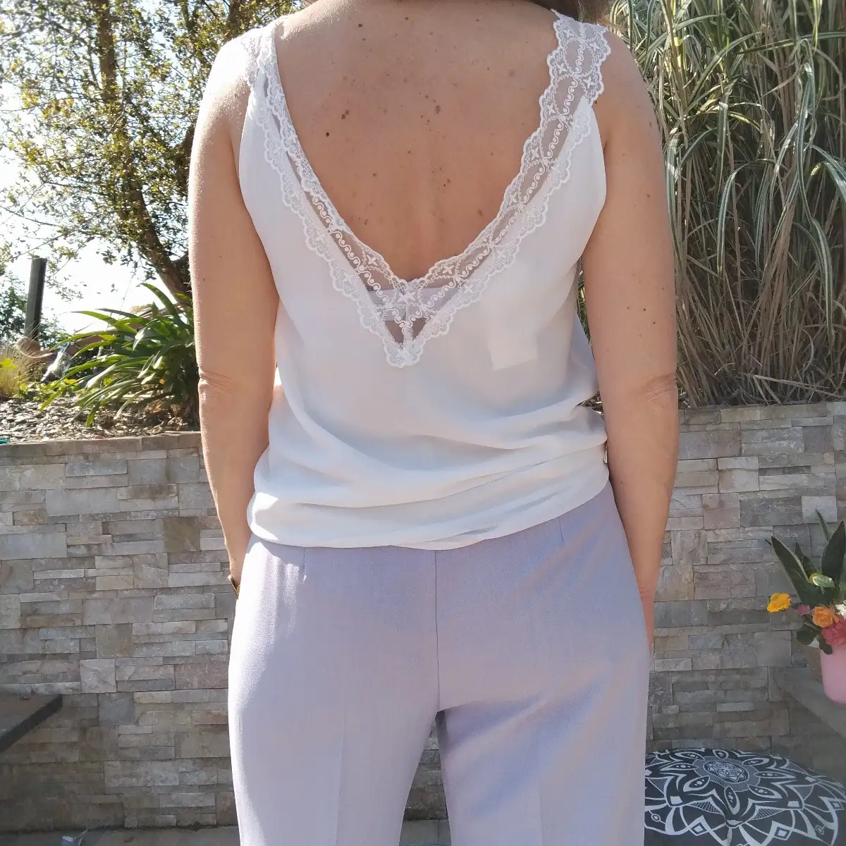 Top sans manches dentelle