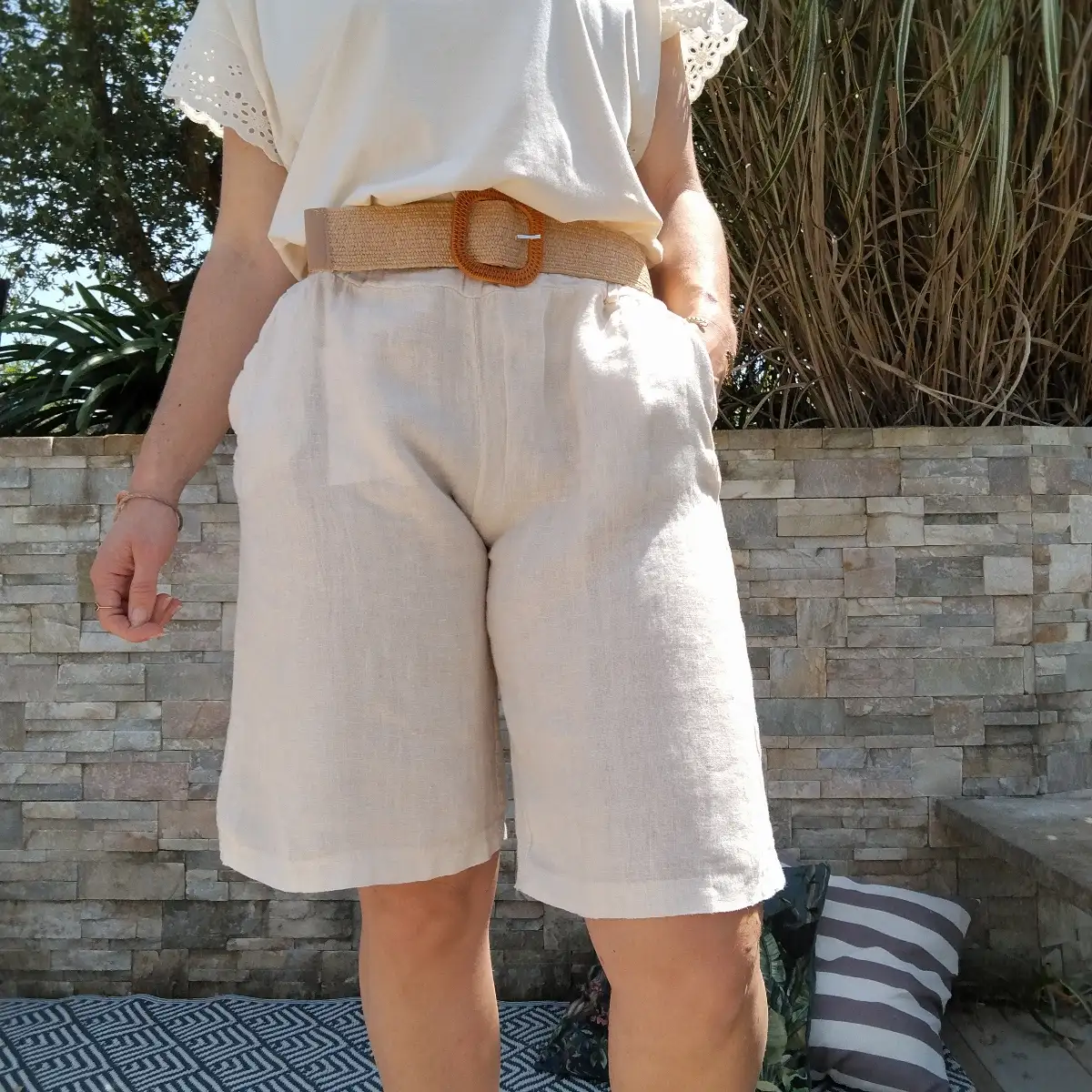 Bermuda en lin beige
