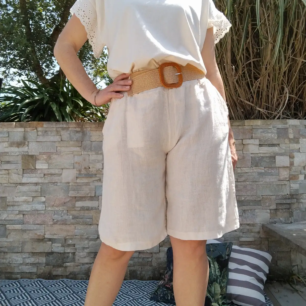 Bermuda en lin beige