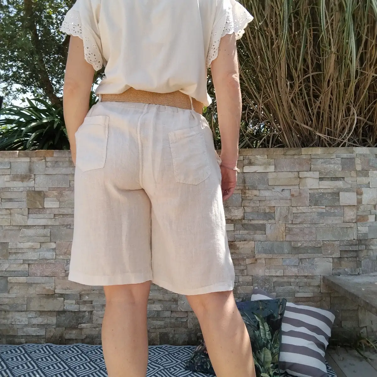 Bermuda en lin beige